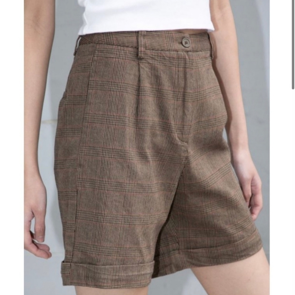 Brandy Melville Amelia Glen Plaid Shorts Brown‎
